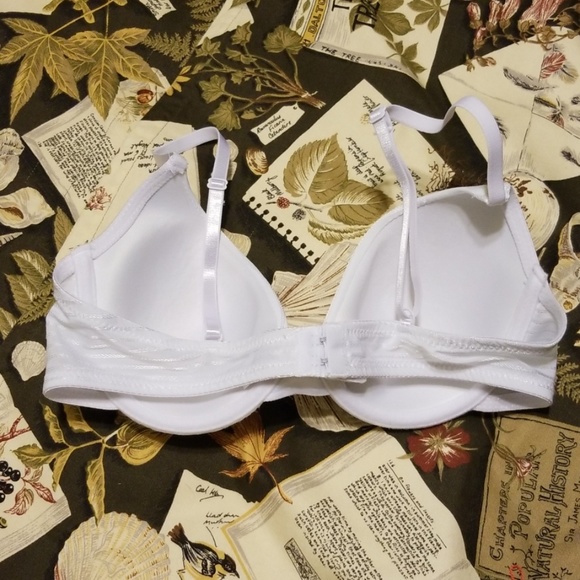 White bra - Picture 2 of 3